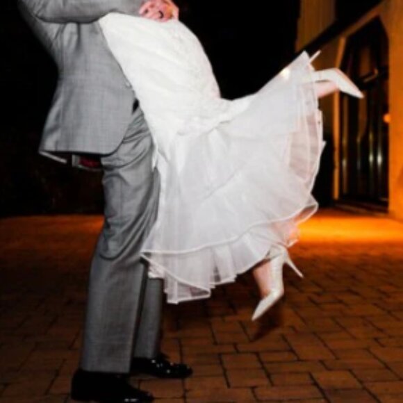 Watters Wedding Gown - Fabienne - Worn only for ceremony and first dance - Picture 9 of 13